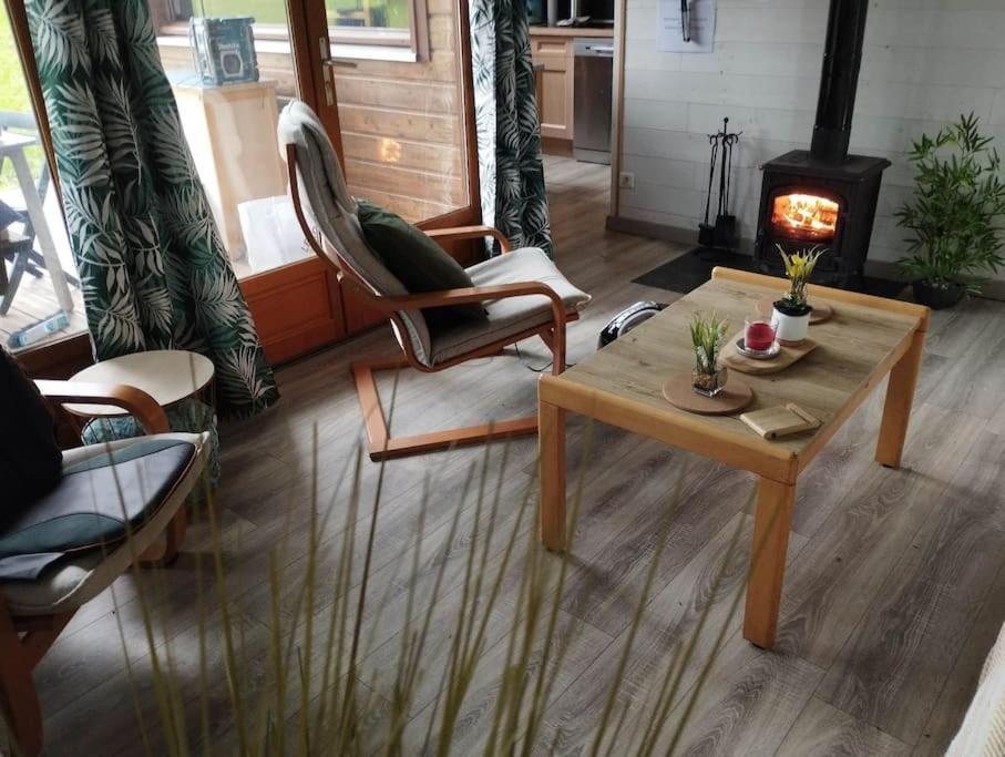 Gite N°4, En Pleine Nature, Frontalier Signy-le-Petit Exteriör bild