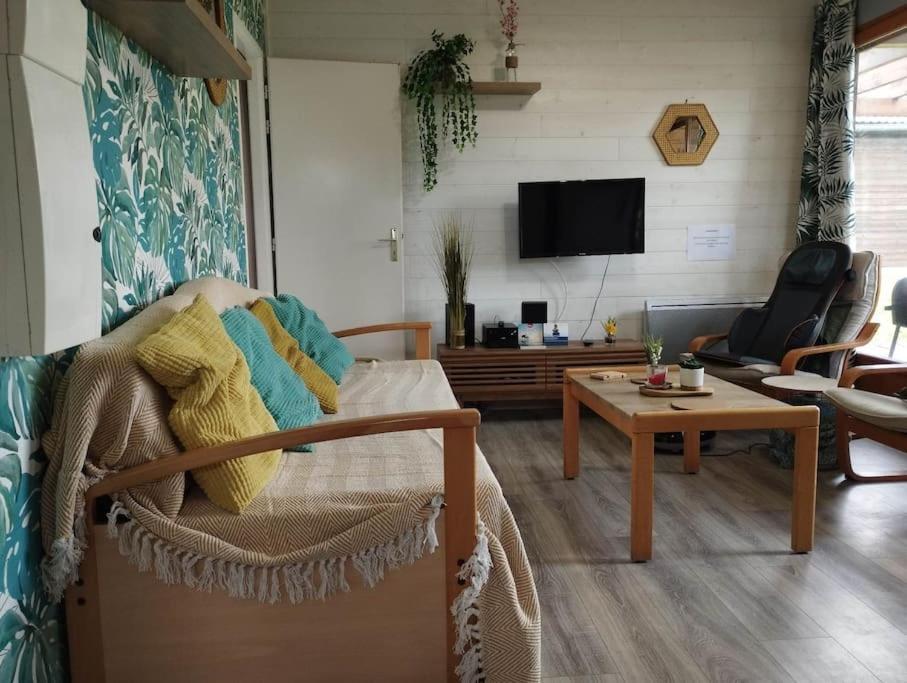 Gite N°4, En Pleine Nature, Frontalier Signy-le-Petit Exteriör bild